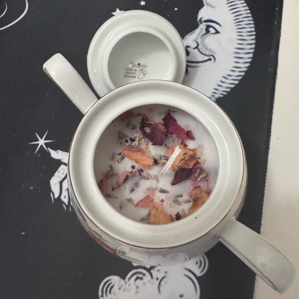 Elegant Floral Teapot Candle